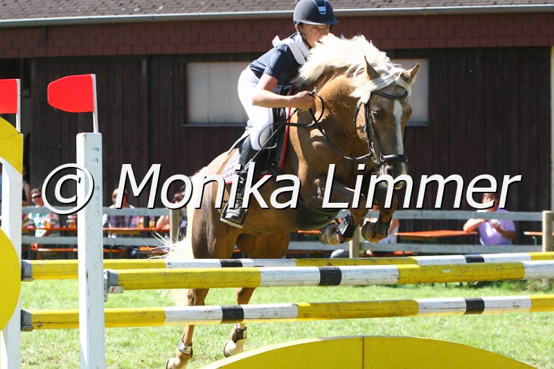 109M7340_Douglas Junior_Spring L.JPG